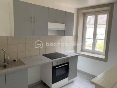 Appartement à louer 615 € 3 pièces 2 chambres 65 m² Dernier étage, Étage 1/1 Corbigny 58800