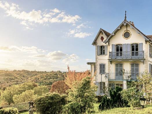 Maison à vendre 1 980 000 € 7 pièces 4 chambres 446 m² 95 000 m² de terrain Laroin 64110