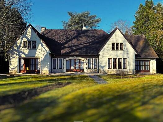 Maison à vendre 1 050 000 € 9 pièces 6 chambres 279 m² 2 500 m² de terrain Avenues Compiègne 60200