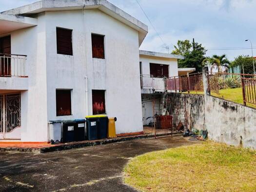 Maison à vendre 419 000 € 11 pièces 6 chambres 235 m² 1 732 m² de terrain Schœlcher 97233