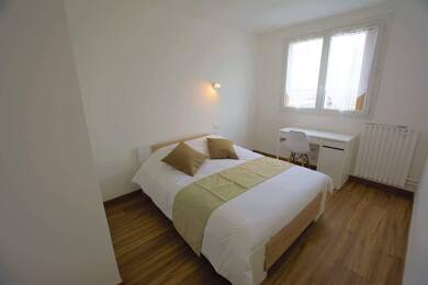 Appartement à louer 490 € 1 pièce 4 chambres 79 m² Étage 6/10 Orleans 45000
