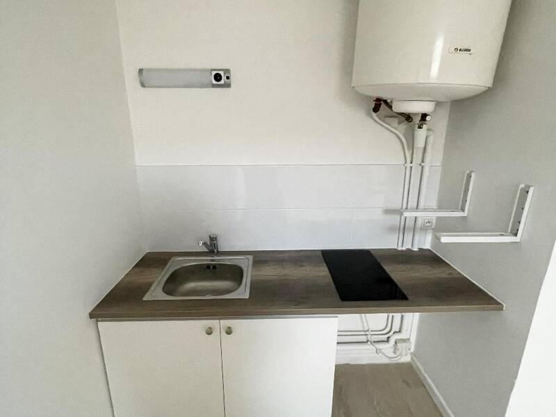 Maison à louer, 18m², LYON 8E