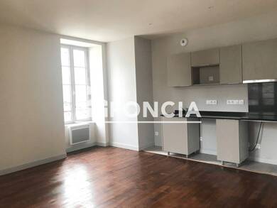 Appartement à louer 535 € 2 pièces 1 chambre 46,3 m² 3ème étage Centre Ville Quimper 29000