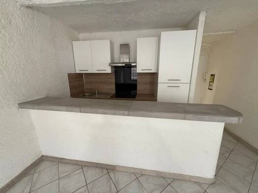 Appartement à louer 420 € 1 pièce 30,5 m² Étage 1/3 dès le 02/05/2026 Tourves 83170