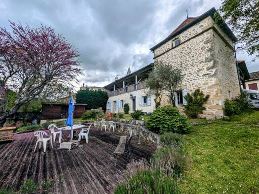 Maison à vendre 499 000 € 9 pièces 5 chambres 220 m² 4 261 m² de terrain Rauzan 33420