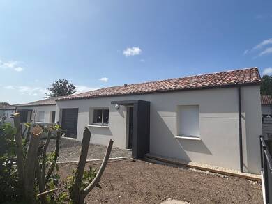 Maison à louer 1 031 € 4 pièces 3 chambres 83 m² 260 m² de terrain Soullans 85300