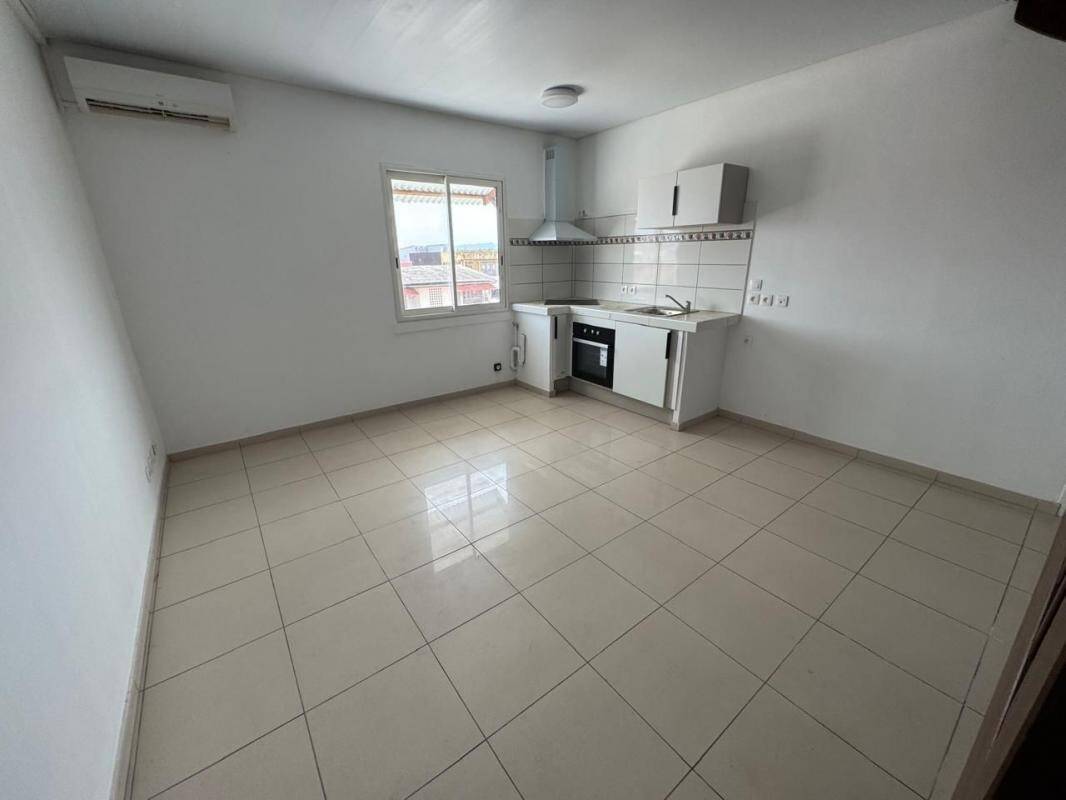 Maison à louer, 57m², CAYENNE
