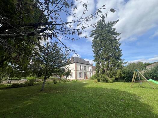 Maison à vendre 268 995 € 6 pièces 5 chambres 160 m² 1 973 m² de terrain Sens 89100