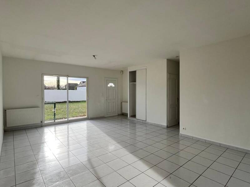 Maison à louer, 84m², UZEIN