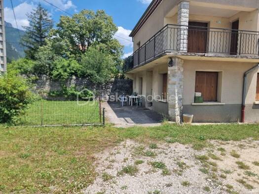 Maison jumelée à vendre 300 000 € 14 pièces 9 chambres 290 m² 1 434 m² de terrain Châtillon-en-Diois 26410