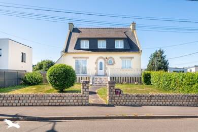 Maison à vendre 223 650 € 7 pièces 6 chambres 132 m² 705 m² de terrain Mairie-Kerzourat-Kerven Landivisiau 29400
