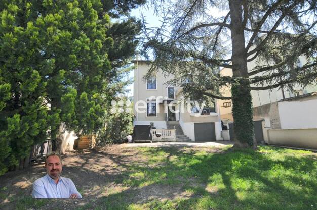 Maison à vendre 890 000 € 7 pièces 6 chambres 228 m² 594 m² de terrain Le Village Saint-Priest 69800