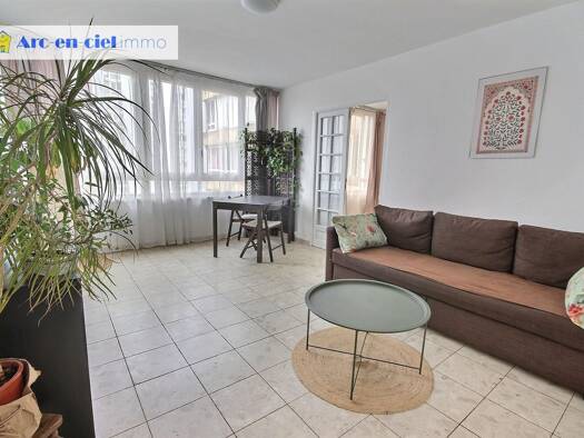 Appartement à vendre 260 000 € 4 pièces 3 chambres 73 m² Étage 6/10 Villette Quatre Chemin Aubervilliers 93300