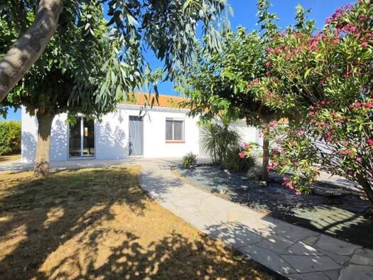Maison à vendre 229 300 € 4 pièces 3 chambres 84 m² Bouin 85230