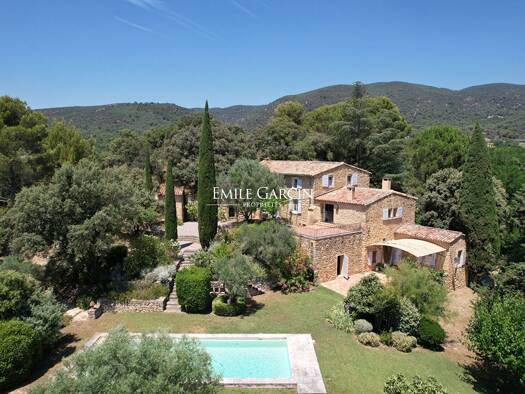 Maison à vendre 2 950 000 € 9 pièces 6 chambres 300 m² 70 000 m² de terrain Lourmarin 84160