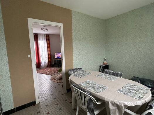 Maison à vendre 94 000 € 4 pièces 2 chambres 70 m² 884 m² de terrain Bléneau 89220