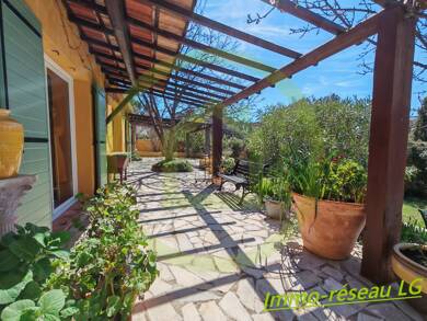 Maison à vendre 850 000 € 5 pièces 3 chambres 172 m² 1 352 m² de terrain Le Castellet 83330