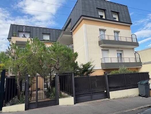 Appartement à vendre 300 000 € 3 pièces 2 chambres 54 m² 2ème étage Neuilly-Plaisance 93360