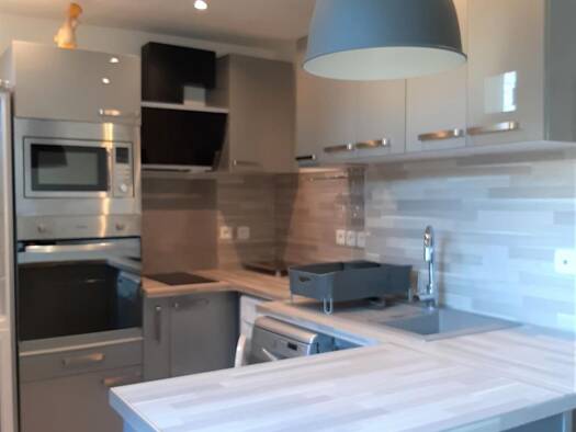Appartement à louer 686 € 3 pièces 2 chambres 45 m² RDC Bagnols sur Ceze 30200
