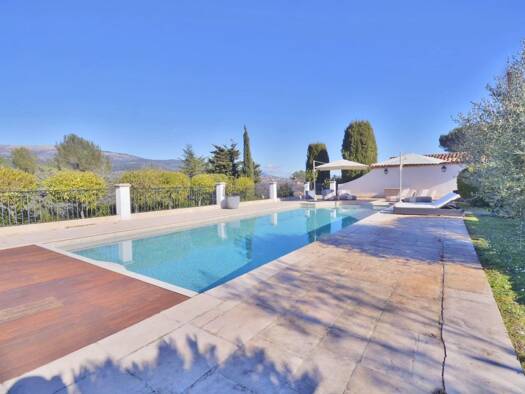 Maison de plain-pied à vendre 2 150 000 € 7 pièces 5 chambres 300 m² 3 053 m² de terrain Ouest Peymeinade 06530