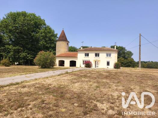 Maison à vendre 300 000 € 6 pièces 3 chambres 135 m² 7 000 m² de terrain Rauzan 33420