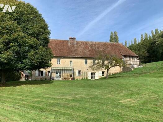 Maison à vendre 1 365 000 € 11 pièces 7 chambres 420 m² 250 000 m² de terrain Pont-l'Évêque 14130