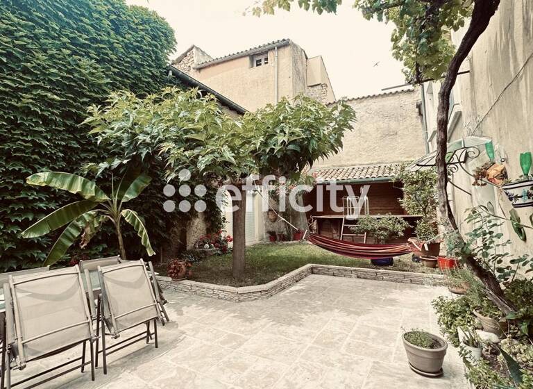Maison à vendre 195 000 € 5 pièces 3<br/>chambres 137 m²<br/>superficie 252 m²<br/>terrain Mornas 84550