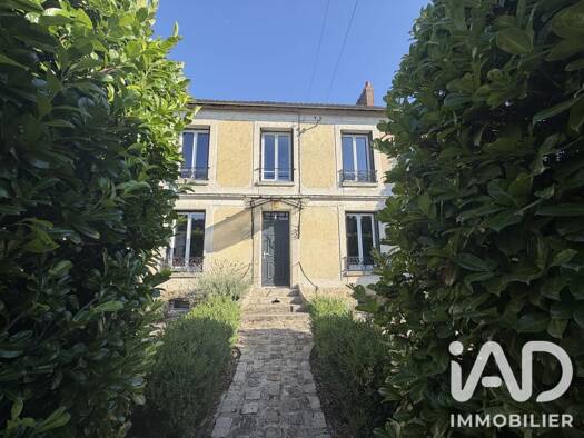 Demeure à vendre 379 000 € 6 pièces 5 chambres 155 m² 7 455 m² de terrain Coulommiers 77120