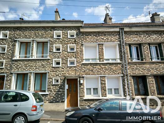Maison de ville à vendre 80 000 € 5 pièces 3 chambres 100 m² 132 m² de terrain Ouest Nouzonville 08700