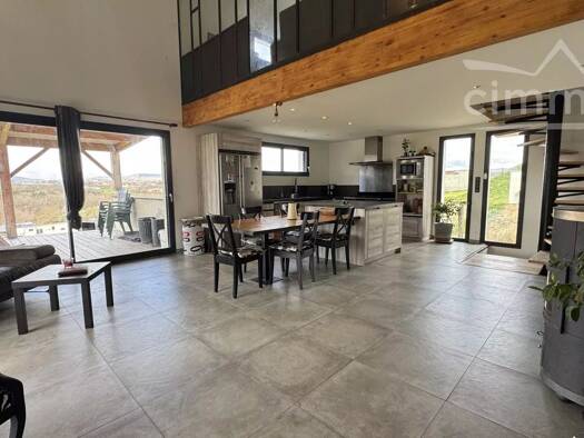 Maison à vendre 395 000 € 8 pièces 4 chambres 161,59 m² 800 m² de terrain Thorrenc 07340