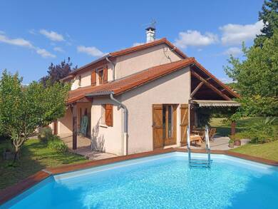 Villa à vendre 590 000 € 7 pièces 6 chambres 162 m² 810 m² de terrain Centre-Bourg Saint-Genis-Laval 69230