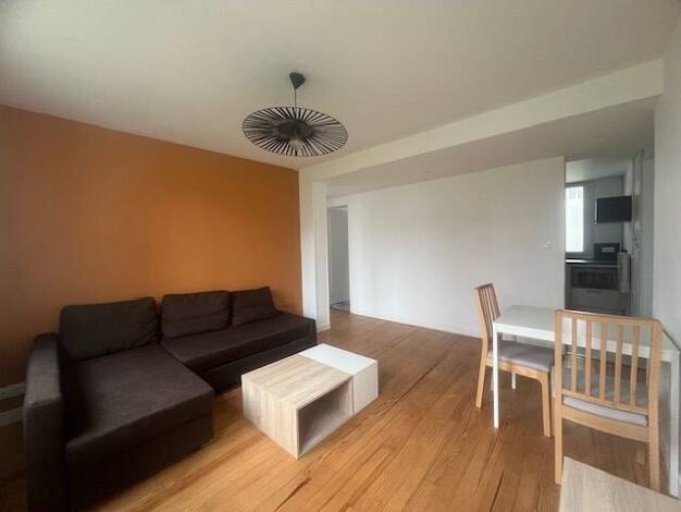Appartement à louer 720 € 3 pièces 2 chambres 49,9 m² RDC Europe Brest 29200