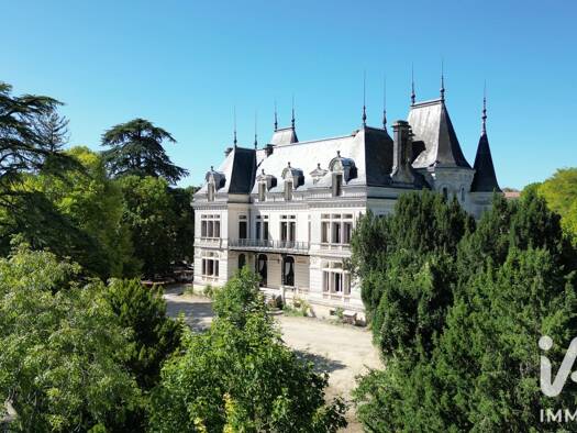 Château à vendre 1 480 000 € 14 pièces 8 chambres 725 m² 21 000 m² de terrain Jarnac 16200