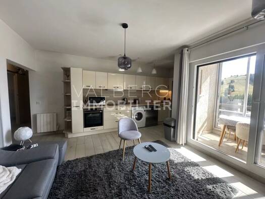 Appartement à vendre 295 000 € 3 pièces 2 chambres 45,7 m² Étage 1/2 Péone 06470