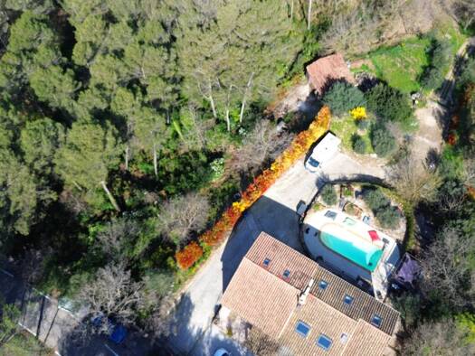 Maison à vendre 969 000 € 7 pièces 4 chambres 243 m² 4 246 m² de terrain Mimet 13105