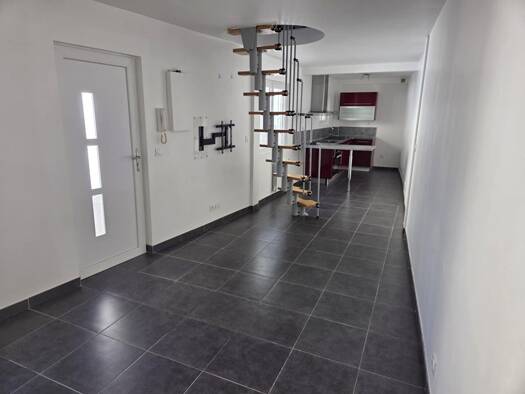 Duplex à louer 850 € 3 pièces 2 chambres 49 m² RDC Ballainvilliers 91160