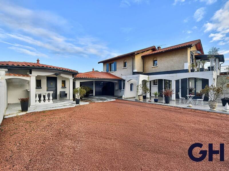 Maison à vendre, 226m², LA BOISSE