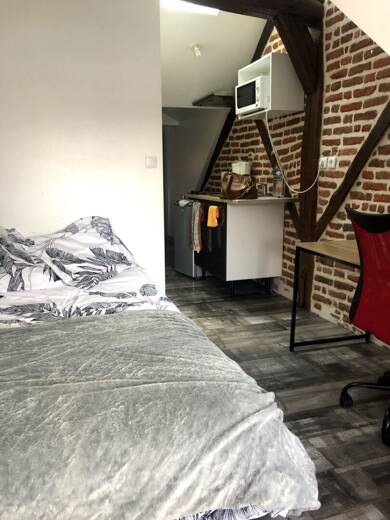 Appartement à louer 515 € 1 pièce 17 m² Dernier étage, Étage 4/4 Orleans 45000