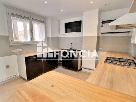 Duplex à louer 900 € 4 pièces 3 chambres 68,1 m² Étage 1/4 Godillot Hyères 83400