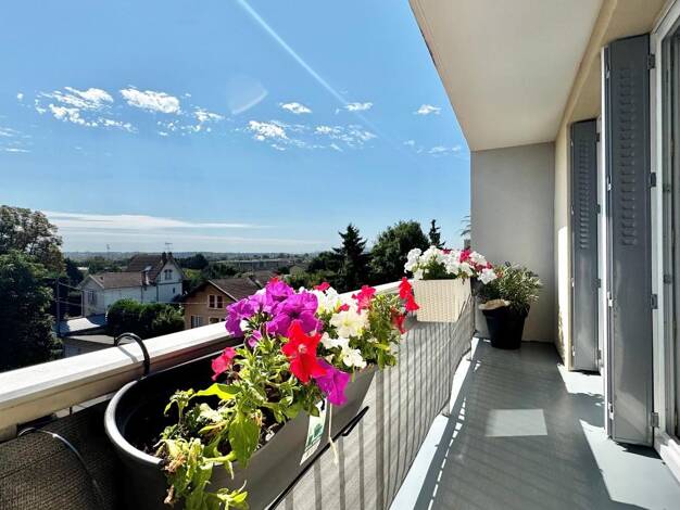 Appartement à vendre 200 000 € 5 pièces 3 chambres 84 m² 4 étages centre Ville-La Chartonnière-La Barre Villefranche-sur-Saône 69400
