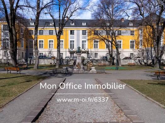 Appartement à vendre 299 000 € 3 pièces 2 chambres 81 m² Étage 2/2 Centre Historique Embrun 05200