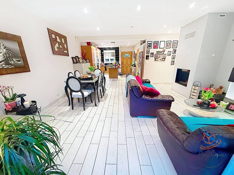 Maison à vendre, 195m², ORNEX