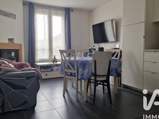 Maison de ville à vendre 172 500 € 3 pièces 2 chambres 53 m² 183 m² de terrain Nord Gisors 27140