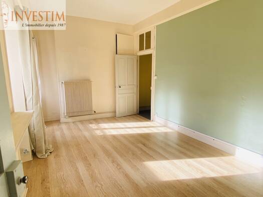 Appartement à louer 1 050 € 6 pièces 4 chambres 162,8 m² 2ème étage Blois 41000