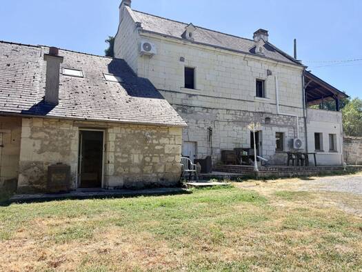 Maison de plain-pied à vendre 225 000 € 8 pièces 5 chambres 140 m² 1 699 m² de terrain Chouzé-sur-Loire 37140