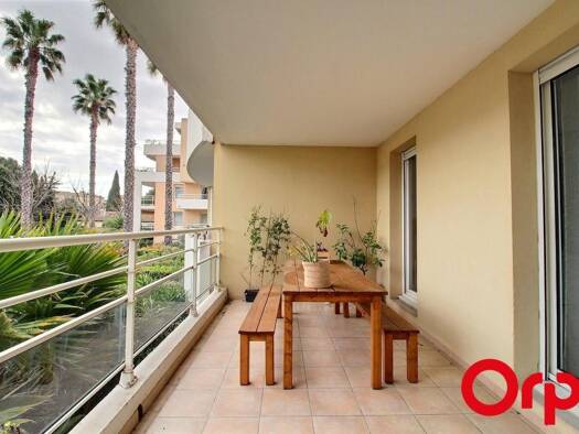 Appartement à louer 1 380 € 4 pièces 3 chambres 83,1 m² 1er étage Le Cabot Marseille 9ème arrondissement 13009