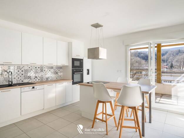 Appartement à vendre - Première occupation 204 000 € 2 pièces 1 chambre 46,5 m² Étage 4/4 Nord Ouest Rumilly 74150