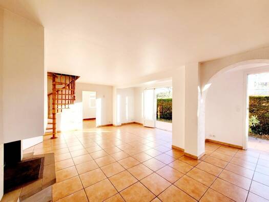 Maison à vendre 215 000 € 5 pièces 3 chambres 125 m² 1 115 m² de terrain Villeneuve-de-Rivière 31800