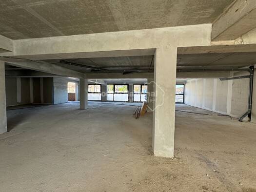 Local commercial à vendre 290 745 € 117 m² de surface de vente Abrivado Lunel 34400