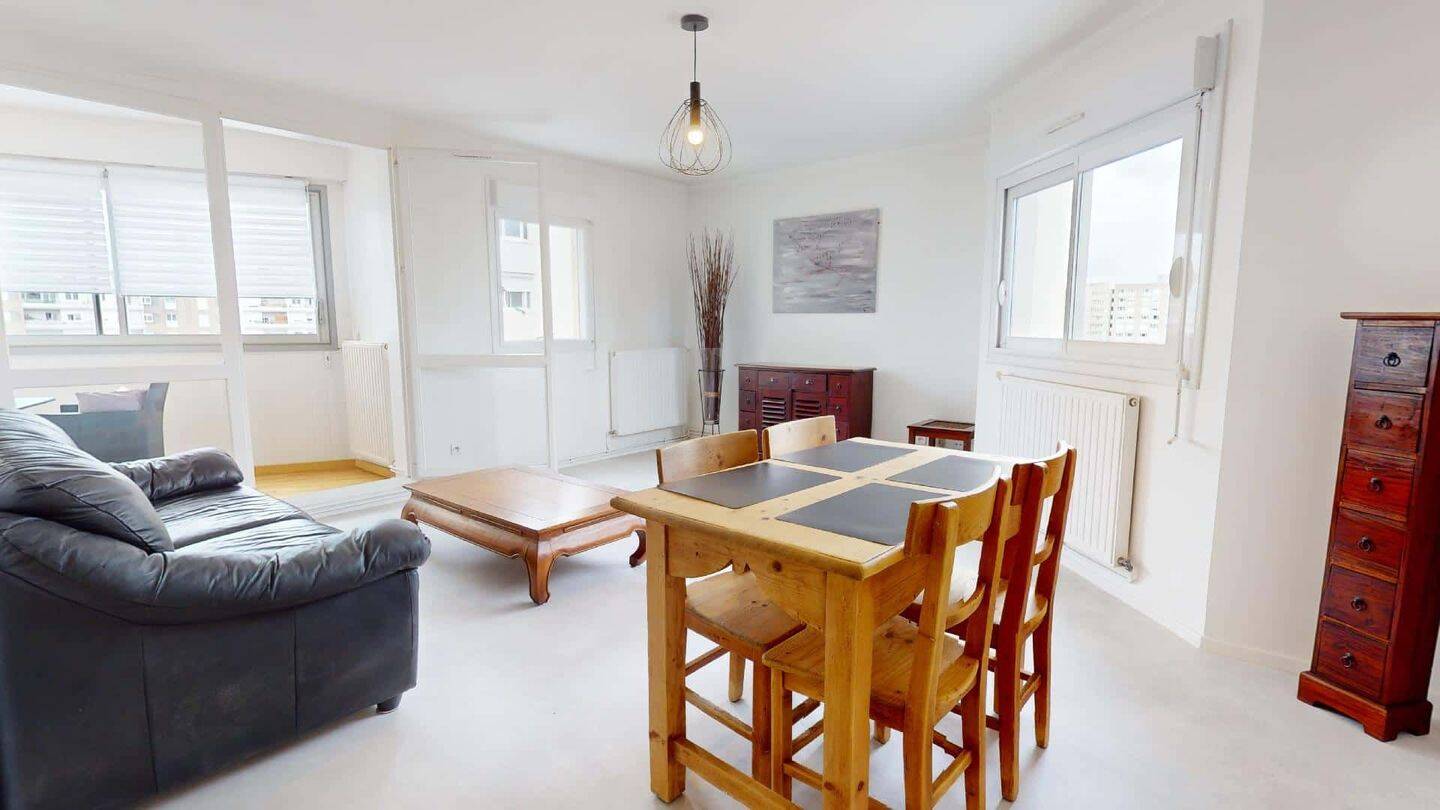 Room in Avenue Salvador Allende, Villeurbanne for 98 m² with 3 b — 5